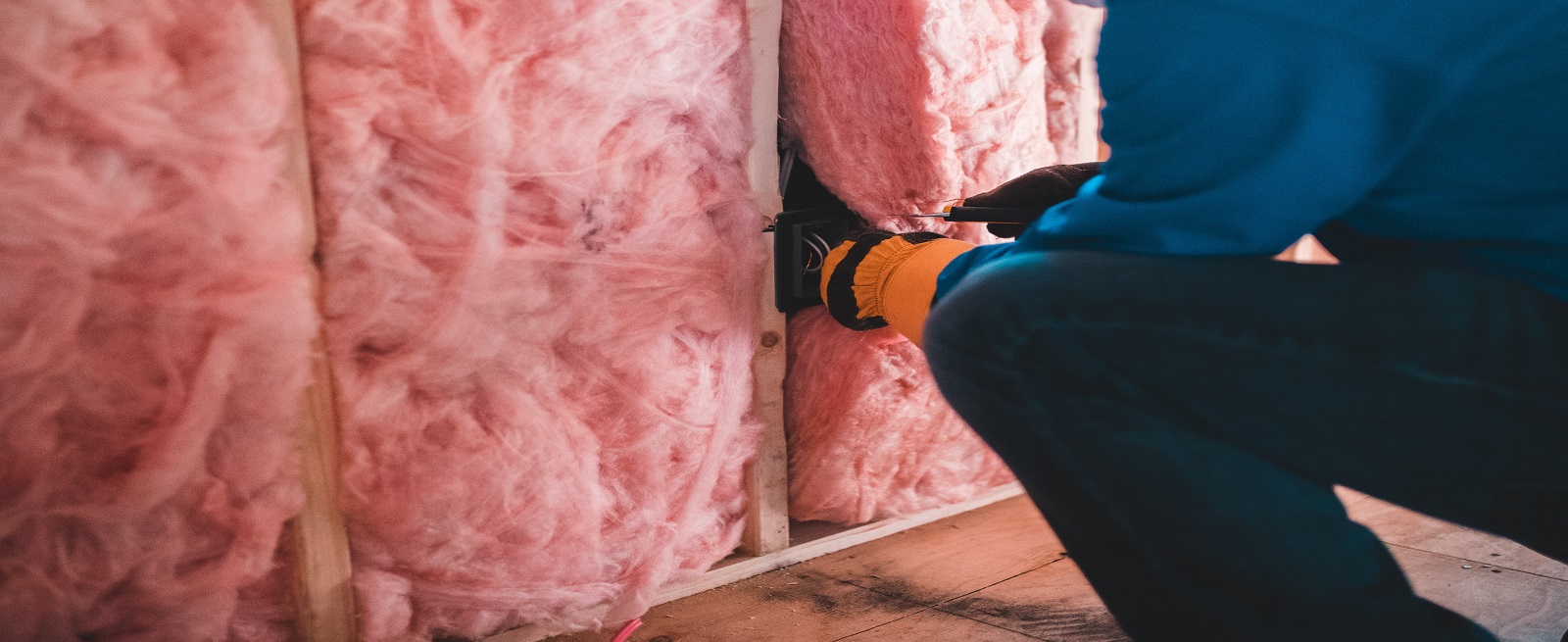 Insulating wall